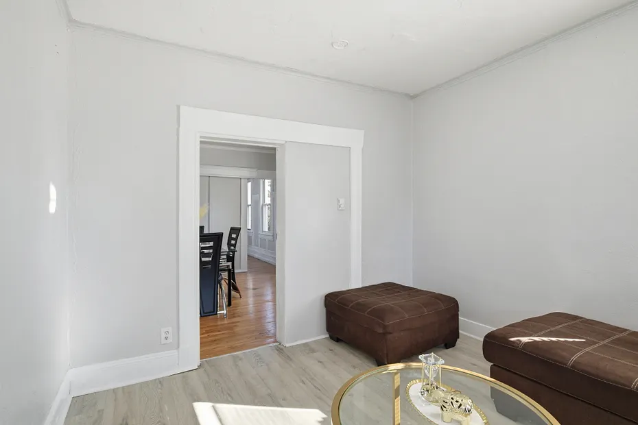 127 Dickinson Street Photo 6