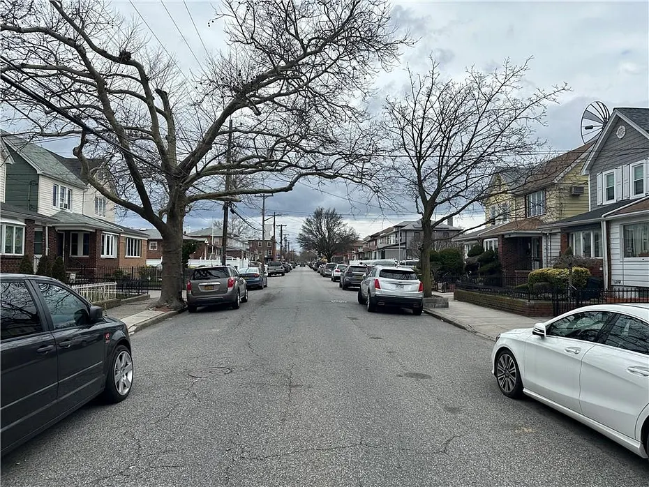 1494 E 58th Street Photo 36