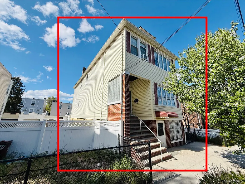 2879 Harrington Avenue Photo 2