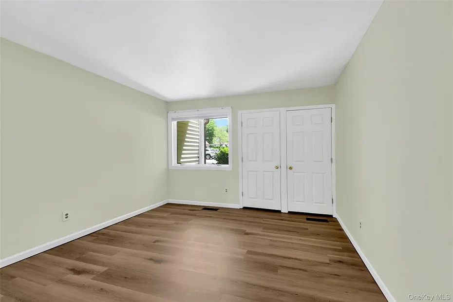 51 Jefferson Oval  #E Photo 9