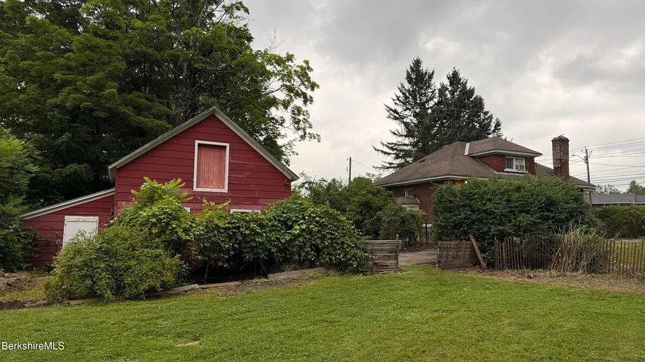 674 Mohawk Trail Photo 3