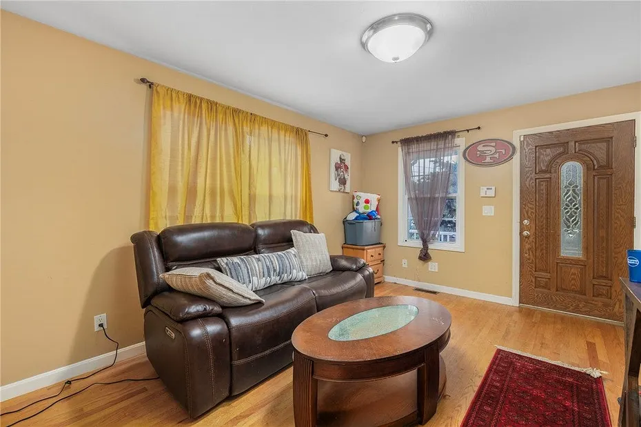 22 Aiken Street Photo 3