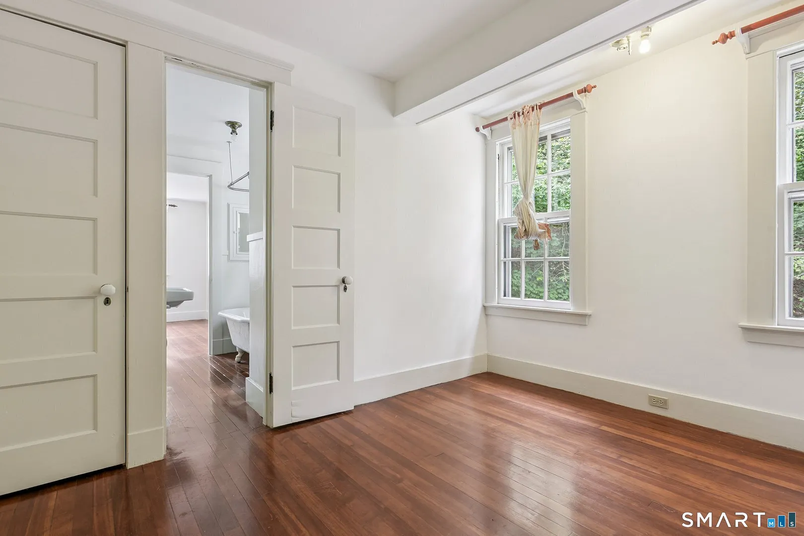 1056 Whitney Avenue Photo 33