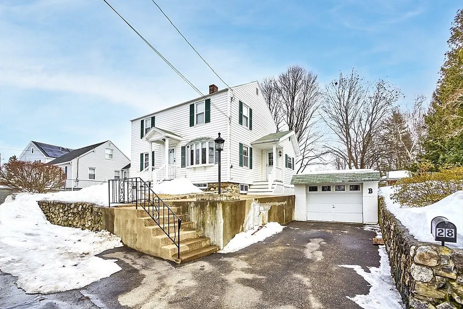28 Birch Ave Photo 3