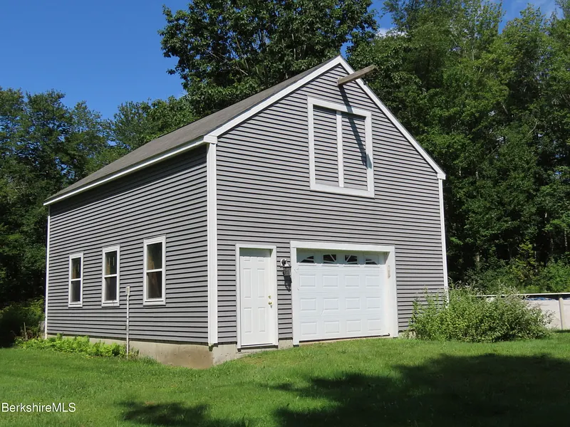 1303 River Rd Photo 3