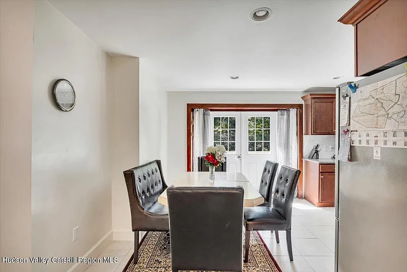 6196 New York 81 Photo 25