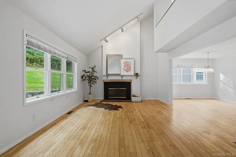 1452 Iroquois Street Photo 6