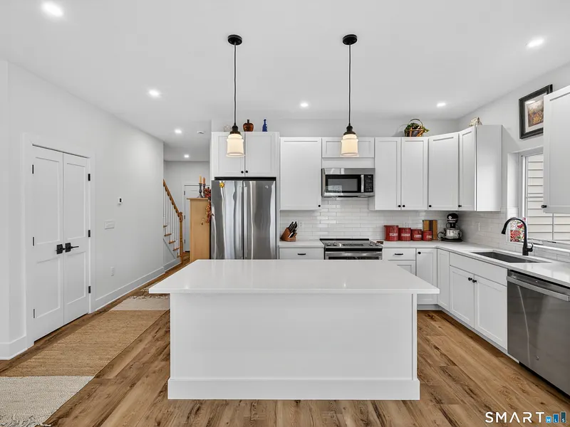 138 Boston Post Road  #7 Photo 2