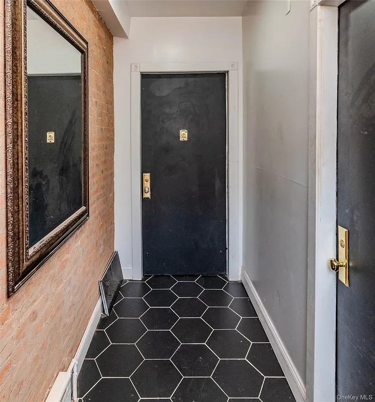 70 Lander Street Photo 18