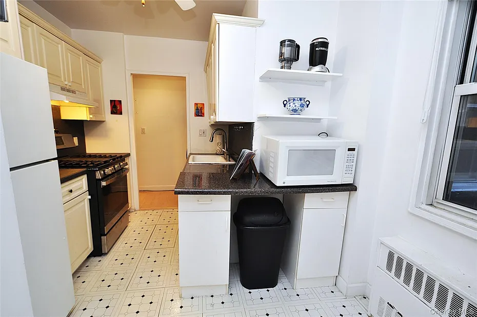 230 Garth Road  #3B1 Photo 18