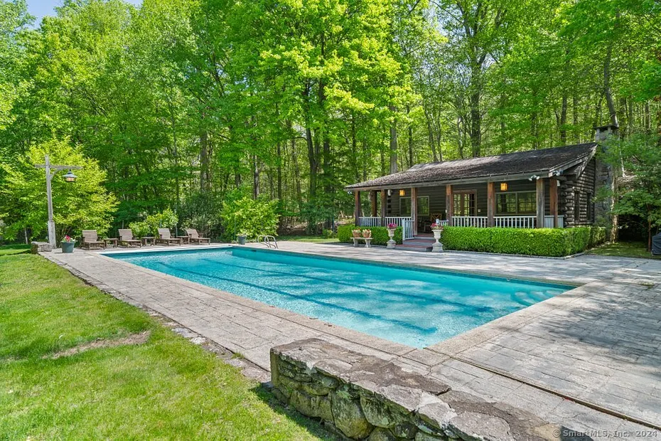 Stamford Single Family Photo 31