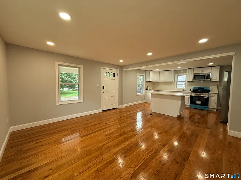 62 Mowry Avenue Photo 13