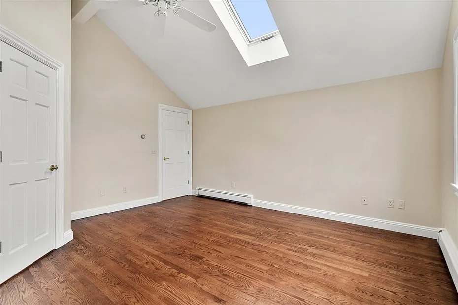 52 Bearskin Neck Photo 25