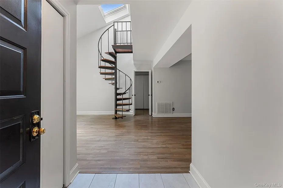 18 Bronxville Glen Drive  #3-12 Photo 2