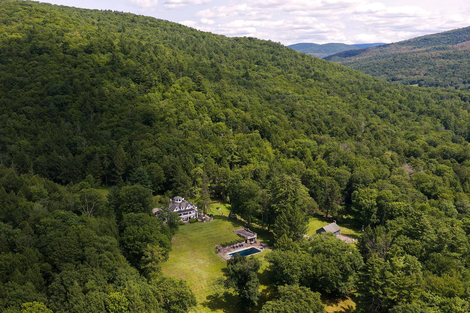 390 Erpf Road Photo 3