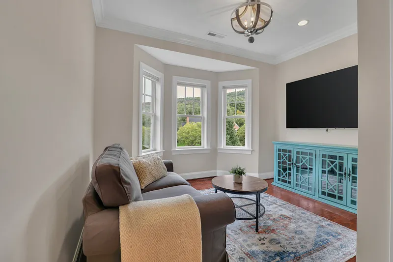 1 Ridgebury Road Photo 32