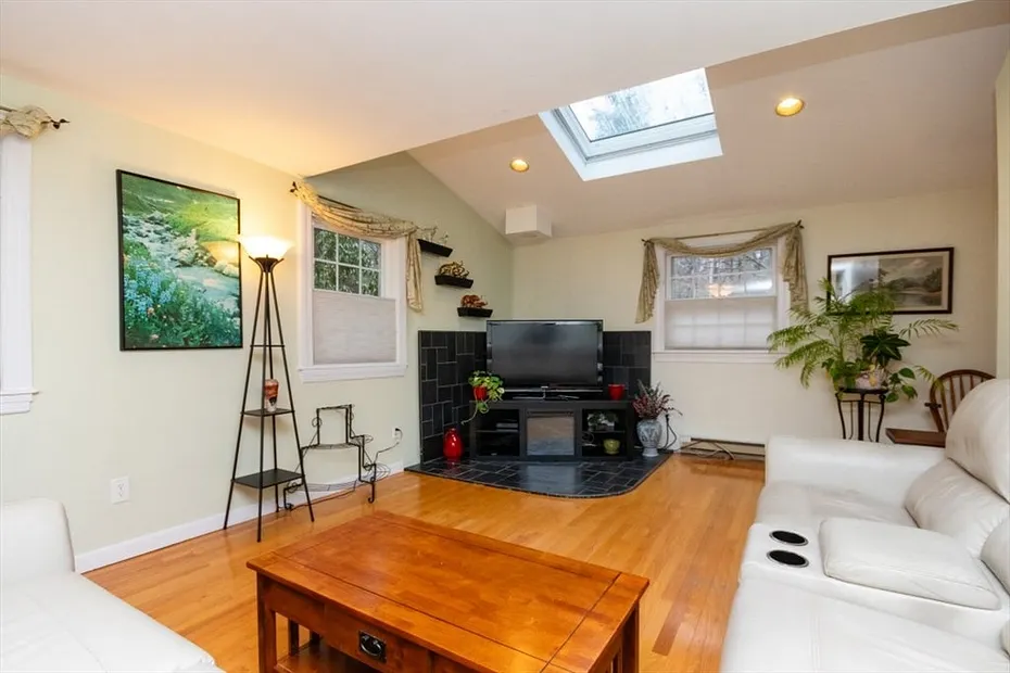 20 Eleanor Rd Photo 8