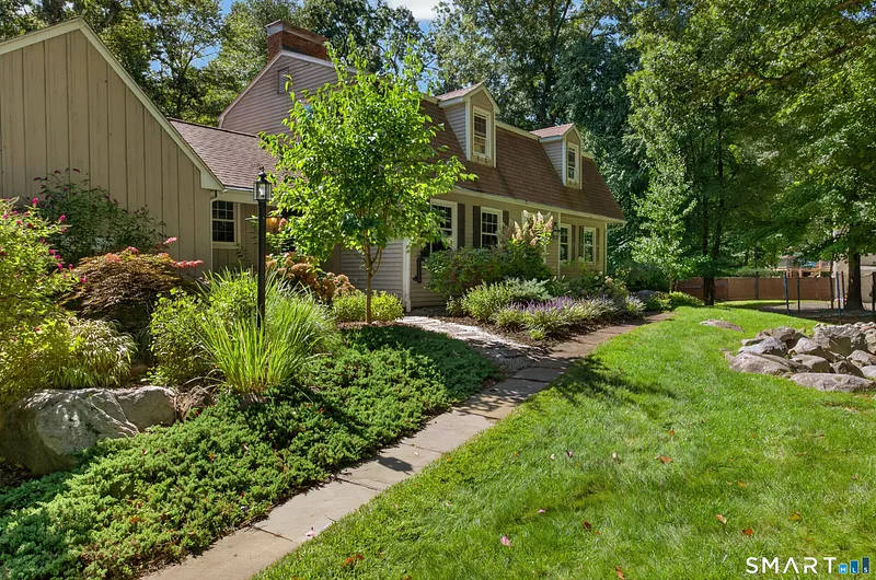 87 Chevas Road Photo 2