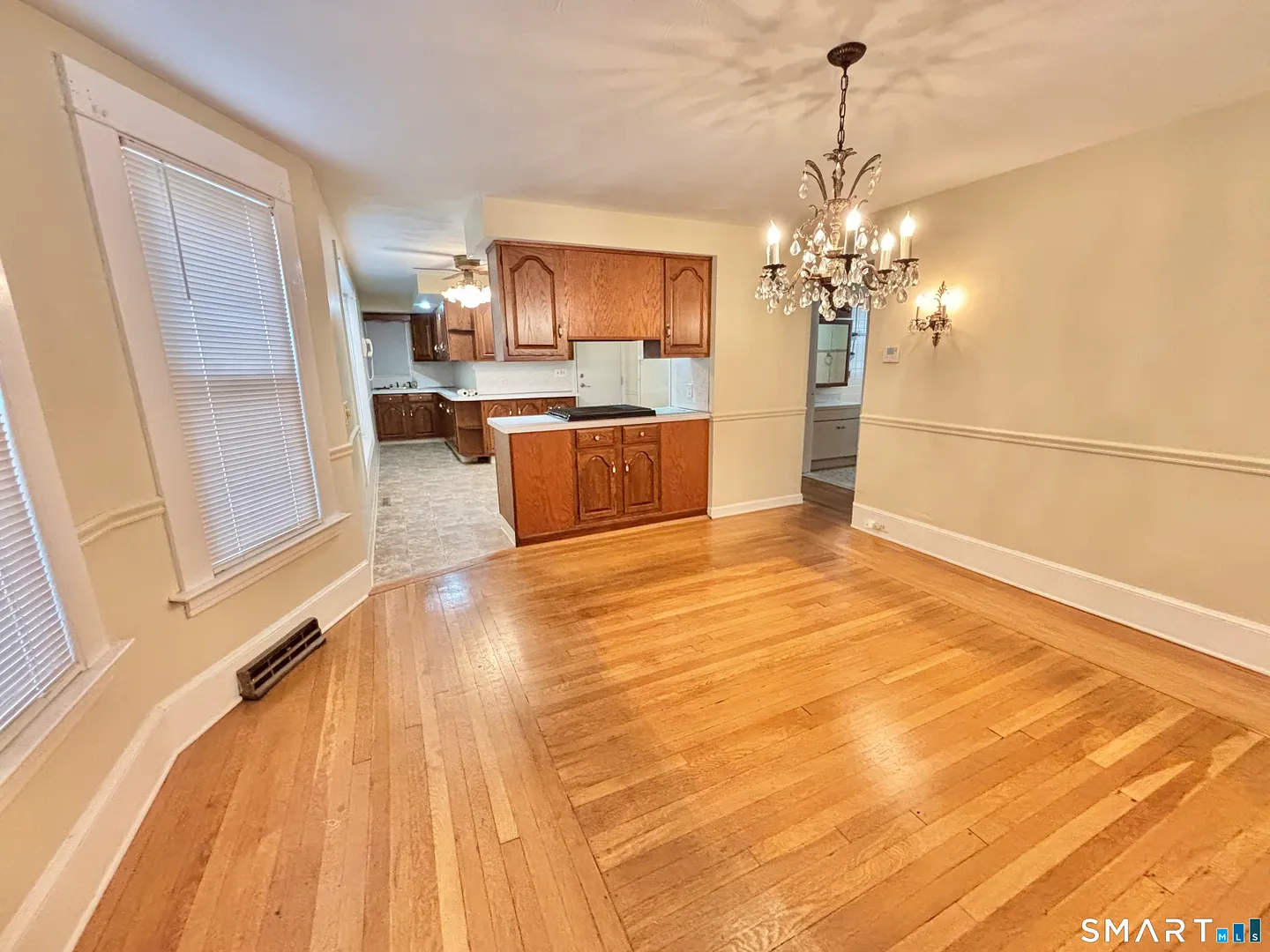697 Washington Avenue Photo 11