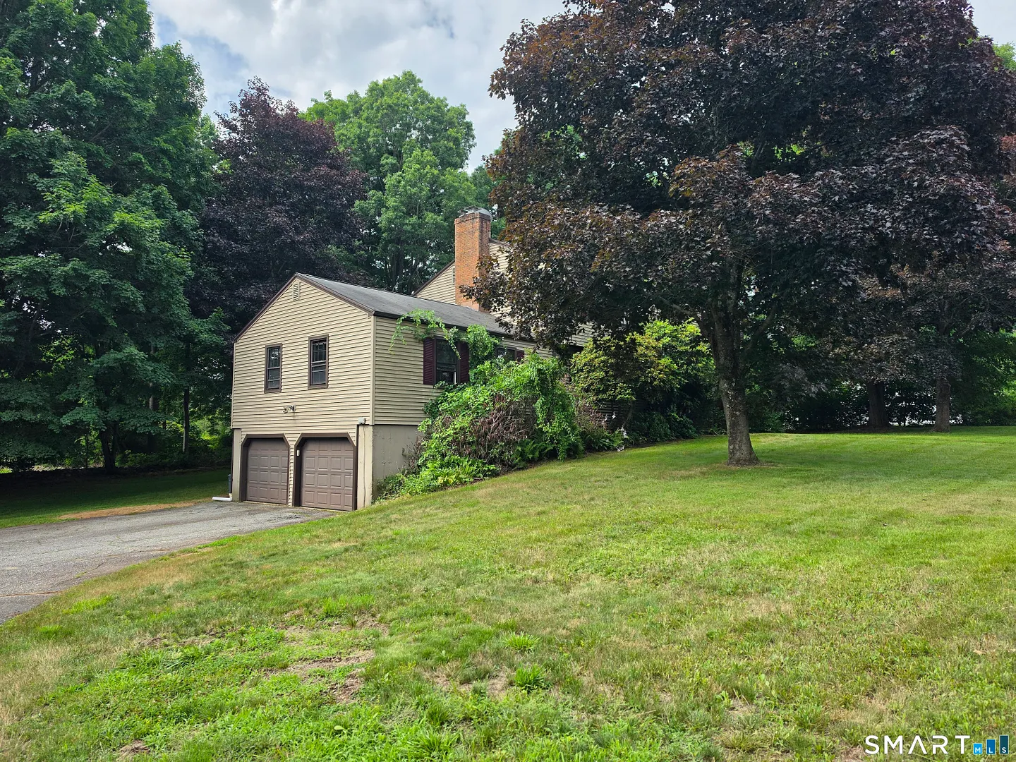 8 Squire Lane Photo 3