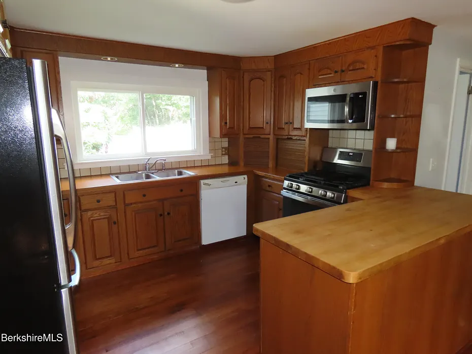 1303 River Rd Photo 8