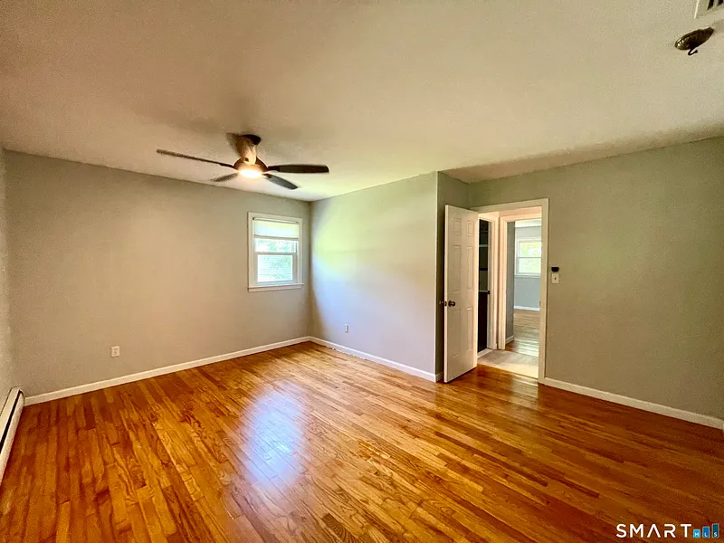 35 Woodmont Road Photo 17