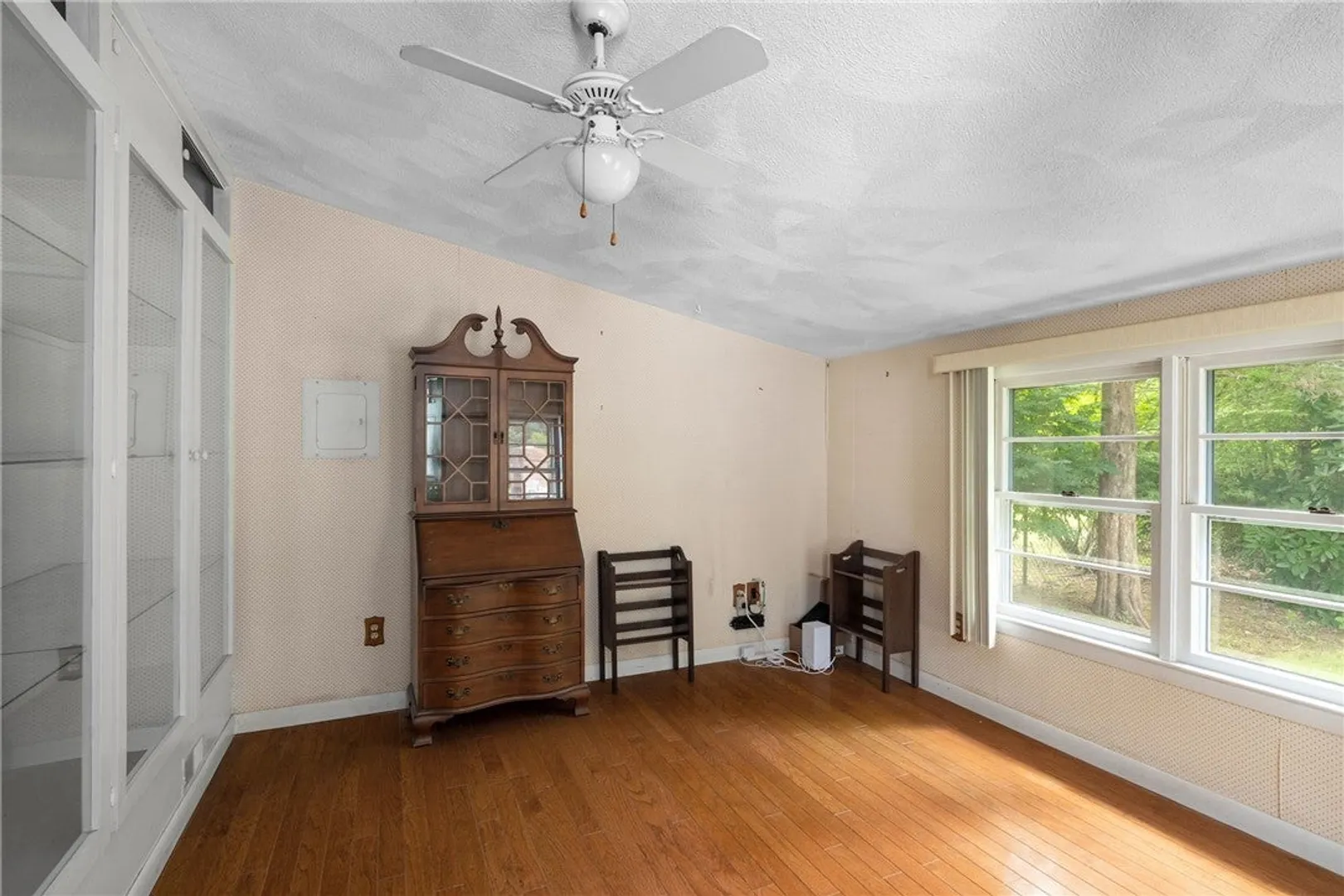 108 Longfellow Drive Photo 16