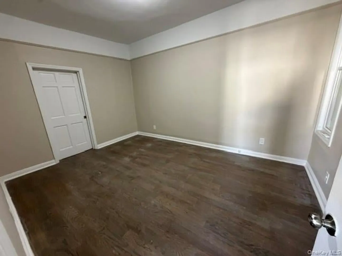 667 Morris Park Avenue Photo 6
