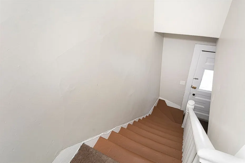 31 Neil  St. Photo 10