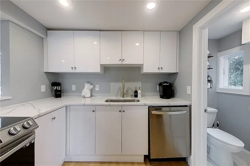382 Spring Street  #2 Photo 3