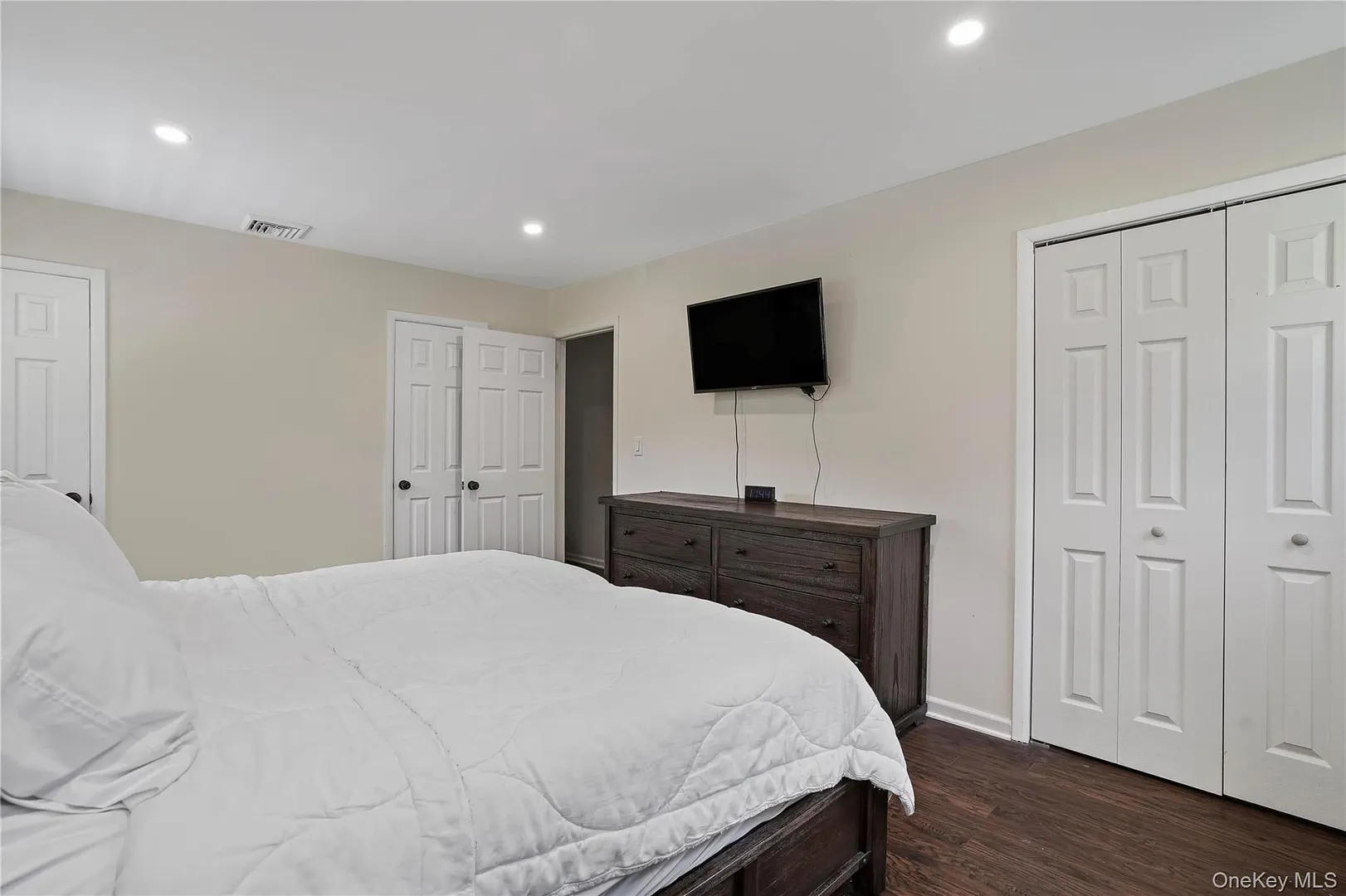 11 Kenneth Drive Photo 29