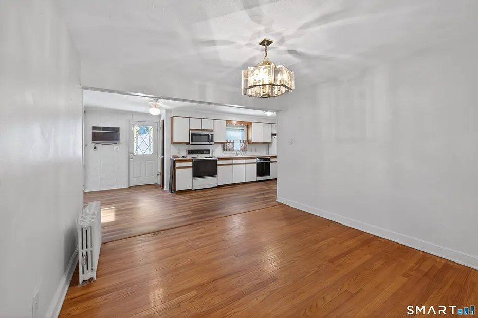 60 Gilbert Avenue Photo 9