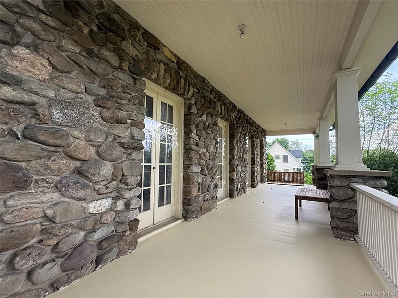 205 High Street Photo 4