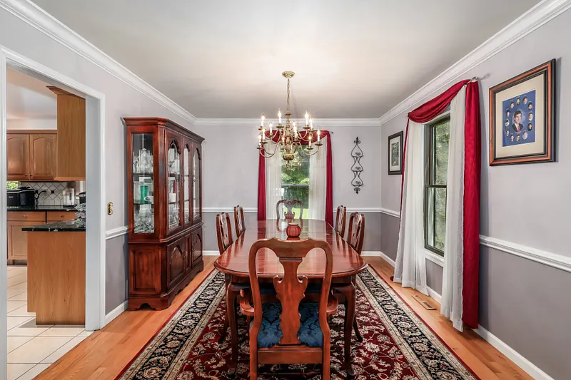 33 Brookwood Drive Photo 17