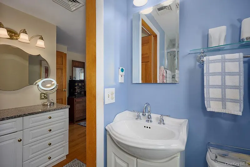 8 Carroll Drive Photo 29