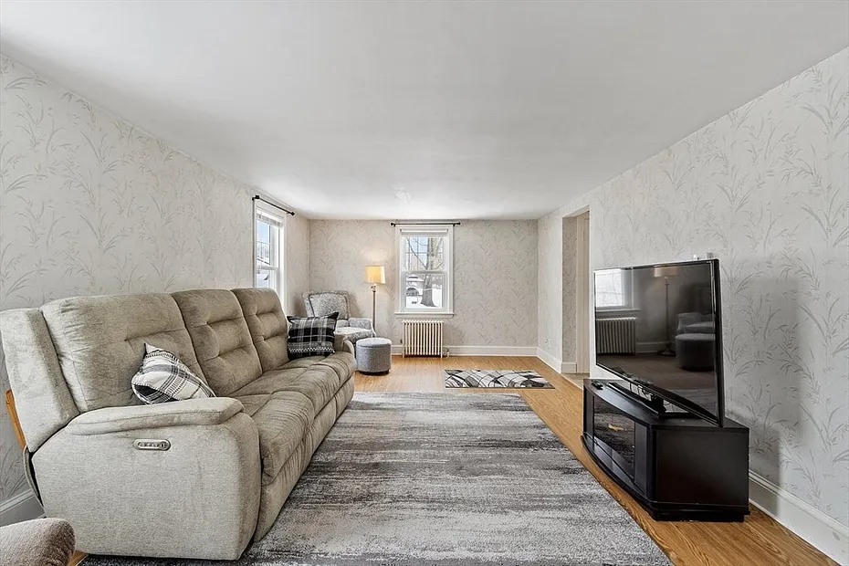 28 Birch Ave Photo 16