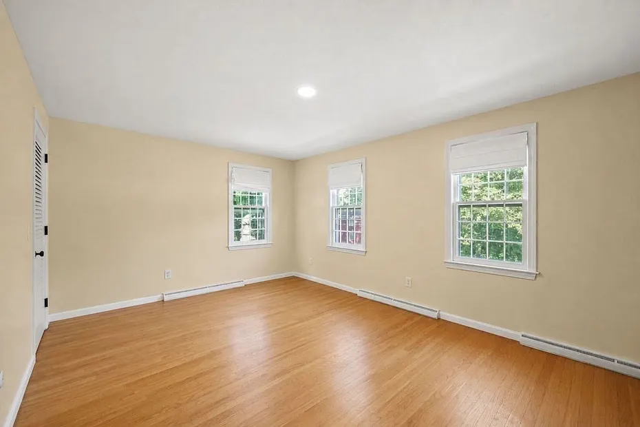 84 Brewster Rd Photo 11