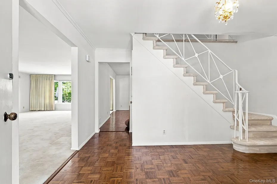 9 Parkfield Road Photo 3
