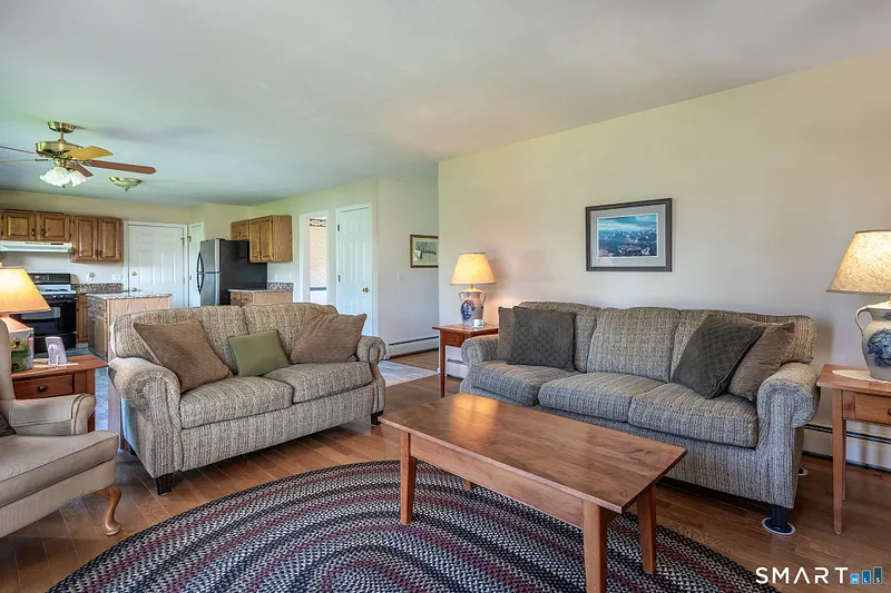 240 Beach Street Photo 11