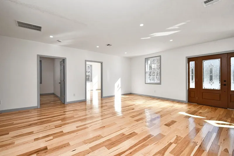 1 Stockwell Road Photo 9