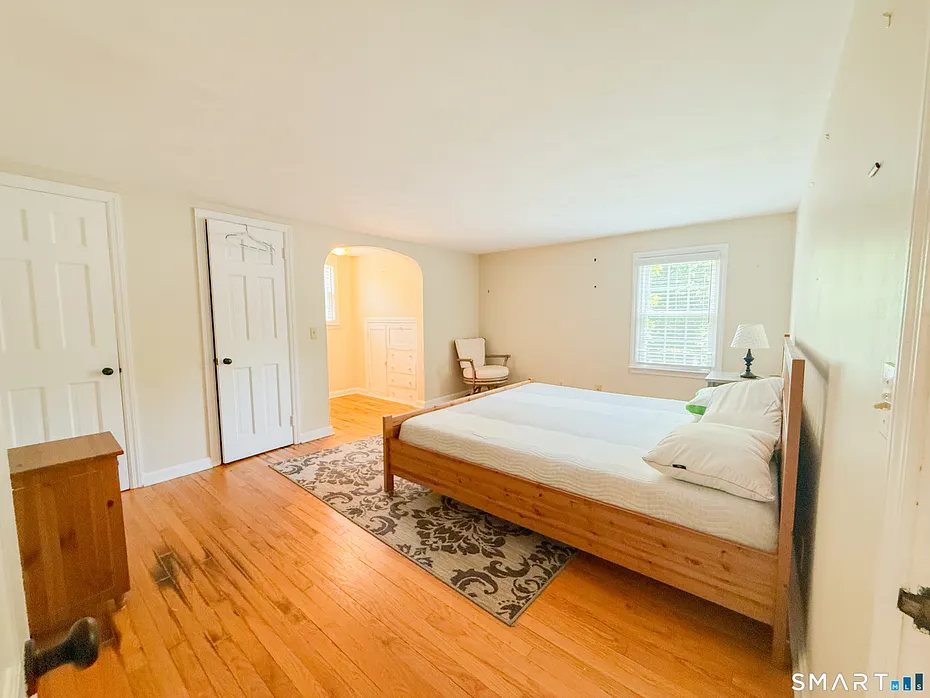 1657 Farmington Avenue Photo 4