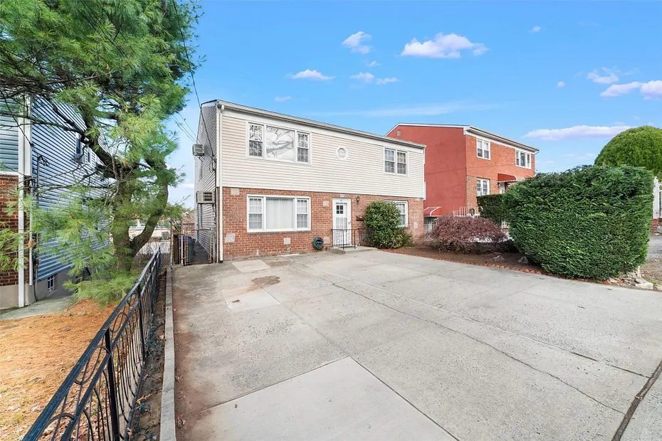 85 Stevens Avenue Photo 1
