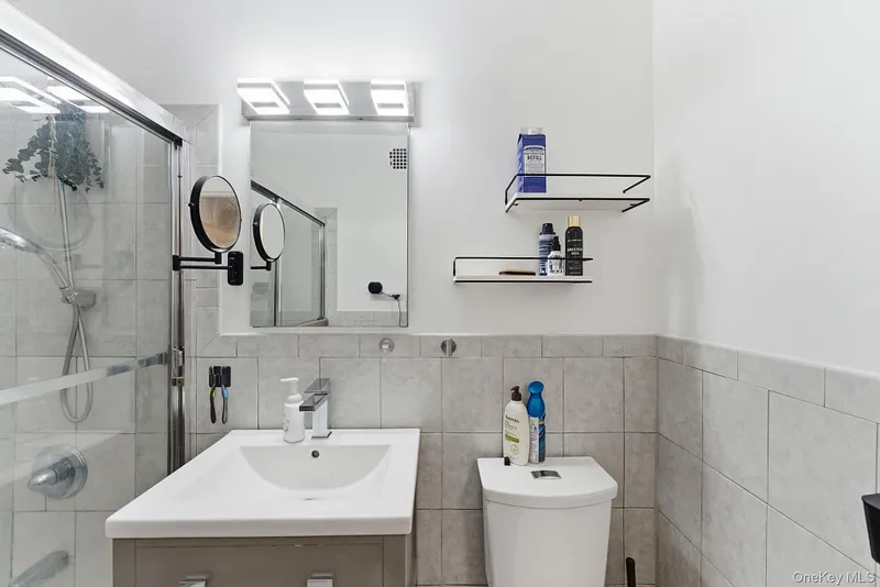 250 N Broadway  #5B Photo 11