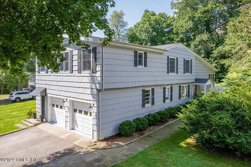 70 Gregory Road Photo 2