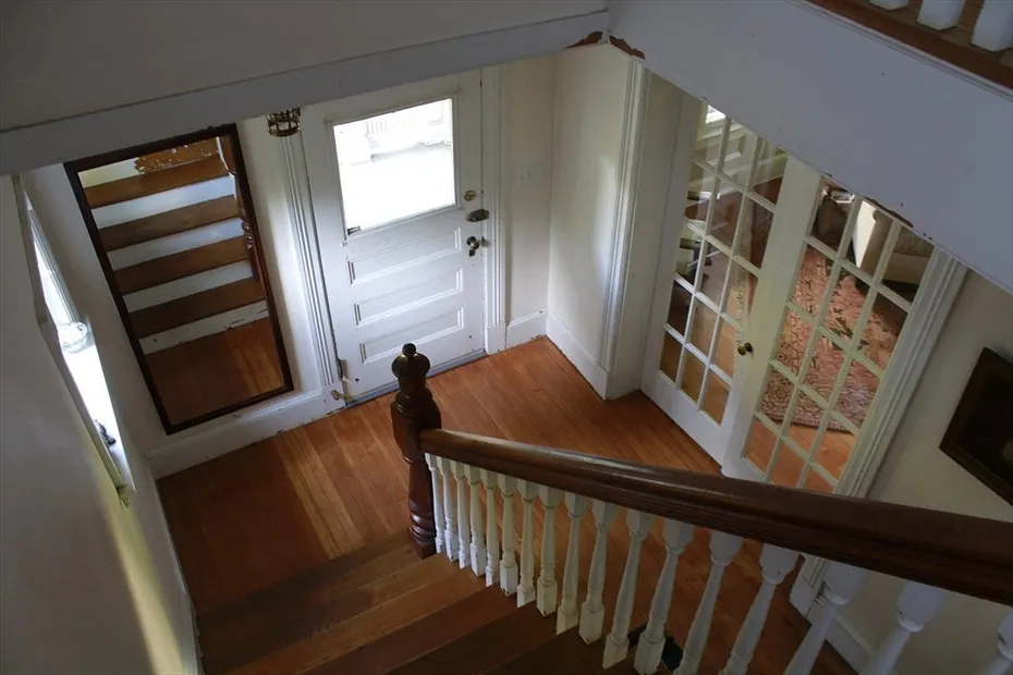 254 Lincoln Photo 6