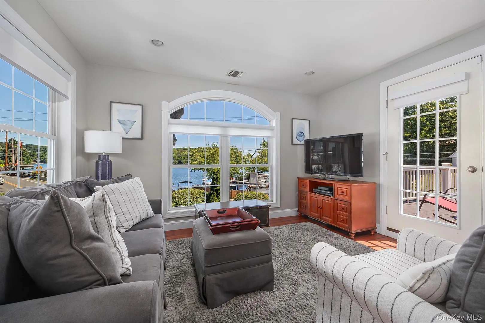 1 Colonial Drive Photo 24