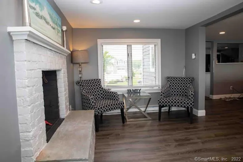 21 Groveway #21 Photo 2