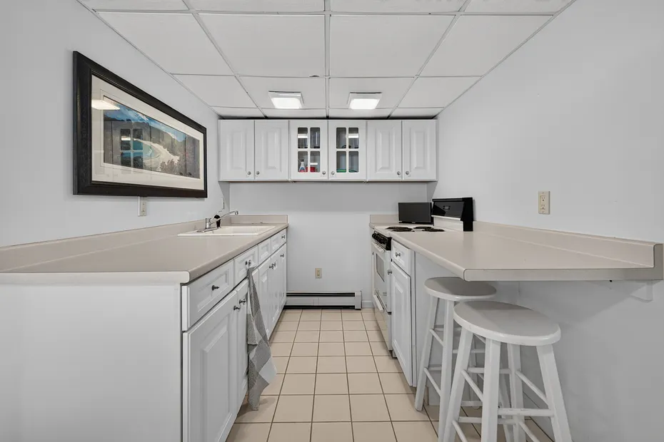 670 Pequot Avenue Photo 36