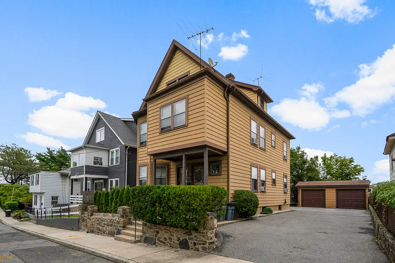 124 Pelham Street Photo 2