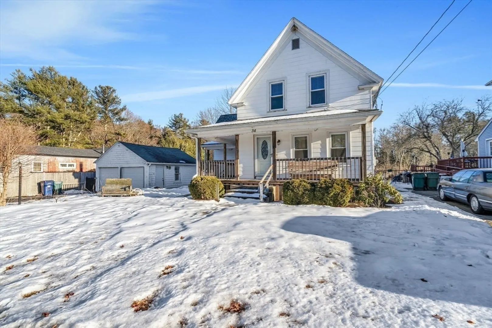 34 Pleasant St Photo 3
